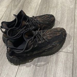 Selling Adidas Yeezy’s that were lightly worn. Size 9. No box